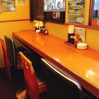 テーブル席でお食事したい方におすすめです。