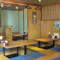落ち着いてご利用いただける掘りごたつ席をご用意しております◎小さなお子様と食事の際にテーブルより面倒見が良いとのお声も♪少人数から様々なシチュエーションに合わせてご利用頂けます。