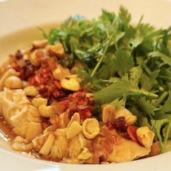 ラー油で食べるパクチーのよだれ鶏
