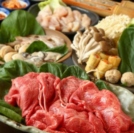 熱騰騰的牛肉涮鍋、海鮮（蝦、牡蠣、扇貝）、名牌雞的自助套餐