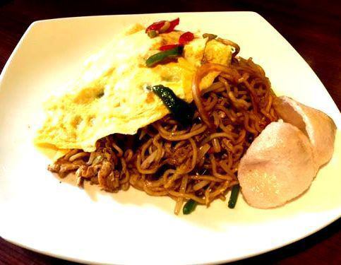 ◆ Indonesian chef! Omelet fried noodles