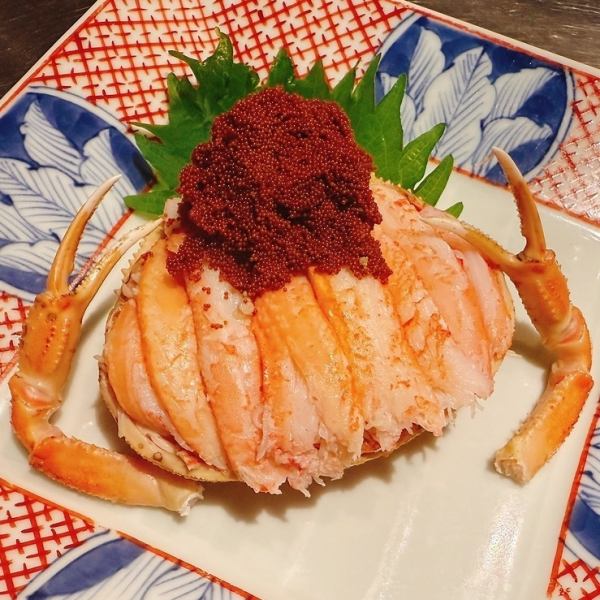 冬の味覚を代表する「香箱蟹」※ご提供は事前予約にて承ります(3日前まで)