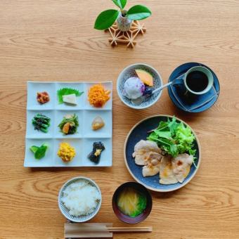 【最受欢迎的午餐】9种开胃菜、茨城县瑞穗猪肉姜烤和自制冰淇淋