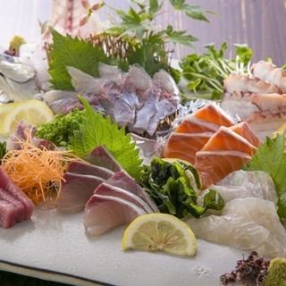 近海で採れた鮮魚を筆頭に、その時期・その旬一番のものを提供♪