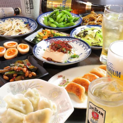 【超人气】人气饺子+酒类+零食的小饮料套餐1,100日元（含税）