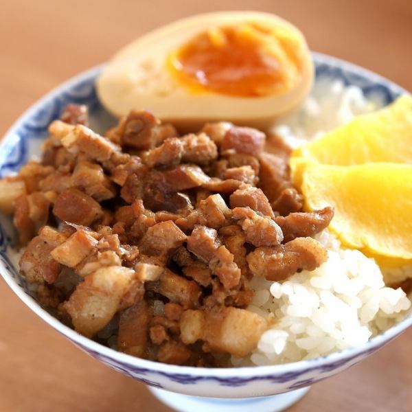 [Our recommended dish] The sauce soaked in is exquisite♪ From 440 yen (tax included) on pork rice