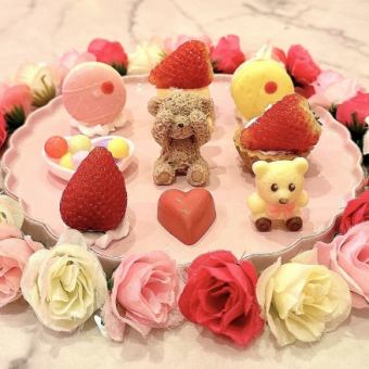 Sweet and cute “Sweets Plate” with the popular chocolate bear 1 plate 2,300 yen