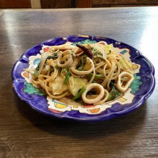 イカと季節野菜のペペロンチーノ