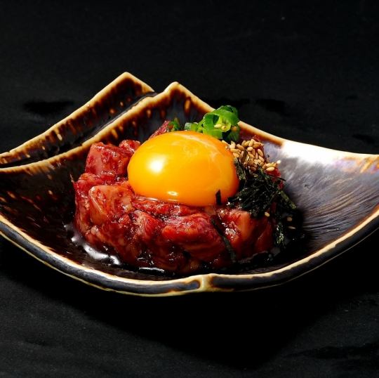 【一度味わうと忘れられない】一度も冷凍することなく店舗まで直送◆◇知床牛サーロイン炙りユッケ◆◇