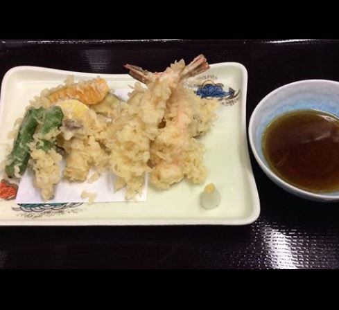 Three live shrimp tempura