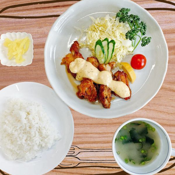 ≪Staff's recommendation≫ Specialty homemade chicken nanban set 900 yen (tax included) *single item 680 yen (tax included)