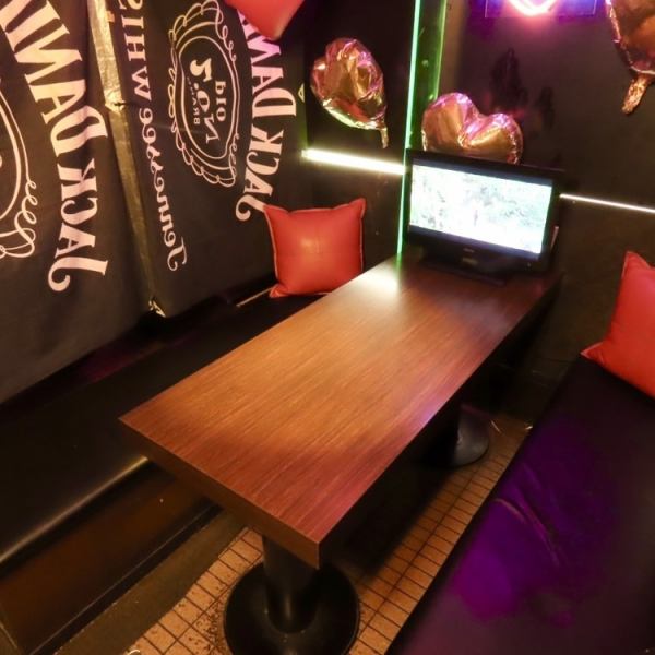 We have private rooms where couples and friends can relax and spend time together★All seats are equipped with monitors, so you can always enjoy K-POP live performances and PVs.Please feel free to make any requests.