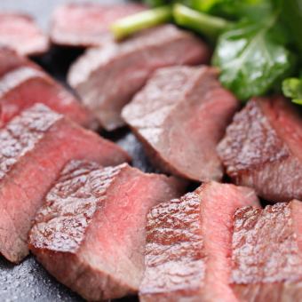 [Perfect for special occasions and entertaining] A luxurious course of skewers and A5 rank Japanese black beef sirloin steak for 5,500 yen (tax included)