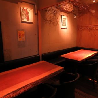 4~8名様の完全個室。もう一つの個室とつなげると20人まで可能。