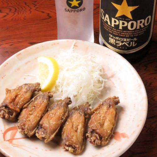 A number of signature chicken menus that go well with sake!
