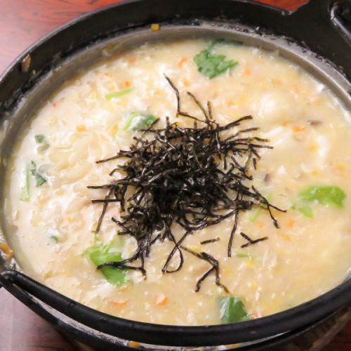[Popular with 〆] Chicken porridge 700 yen (tax included) with chicken stock decided