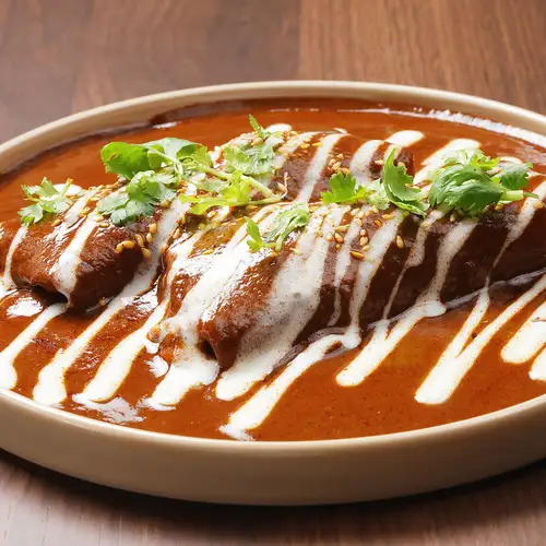 【奥深い味わいを堪能できる一皿！】特製「モーレエンチラーダ」◎最後のソースまで召し上がれ