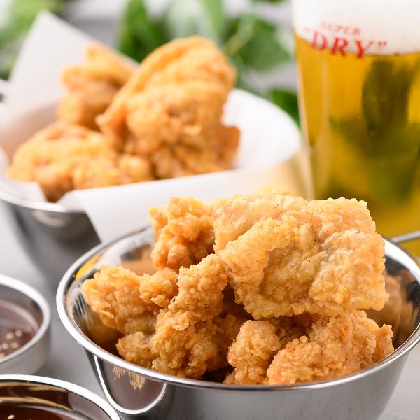 [Our pride!] Korean fried chicken large 1,320 yen (tax included), small 990 yen (tax included)