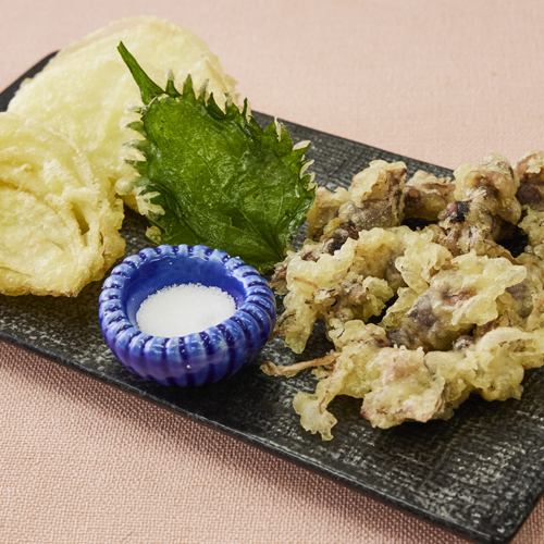 Hotaru squid and fresh onion tempura