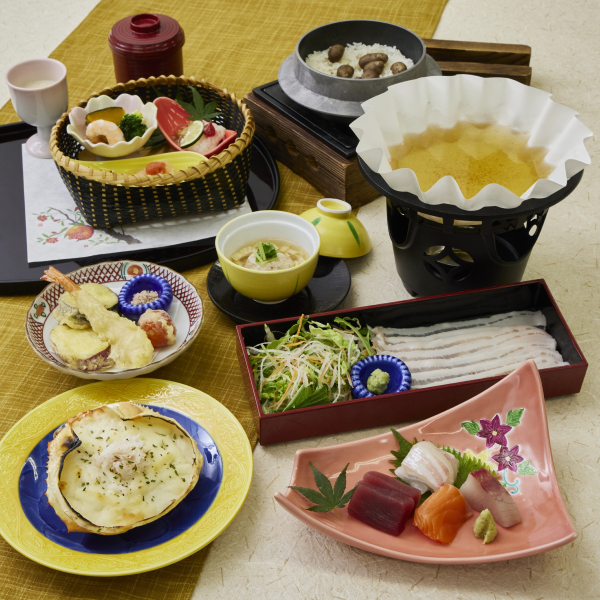 The special kaiseki course, where you can enjoy seasonal ingredients, is perfect for a glamorous lunch party.