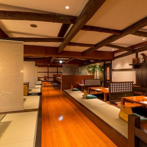 [2nd floor Hori Seat] The open floor Hori Seat is a lively space.You can relax and enjoy your meal in a lively atmosphere.From having a meal with colleagues and friends after work, to having a lively girls' night out, to getting together with your family.Available in various scenes.