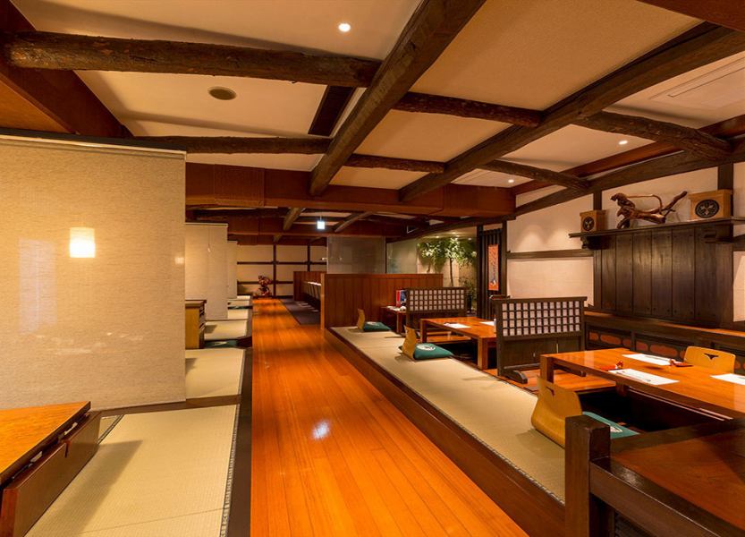 【화의 분위기 가득한 파고 고타츠석】칸막이를 마련한 파고고타츠석.일본의 정취가 넘치는 공간에서 자랑스럽게 요리를 즐겨주세요.