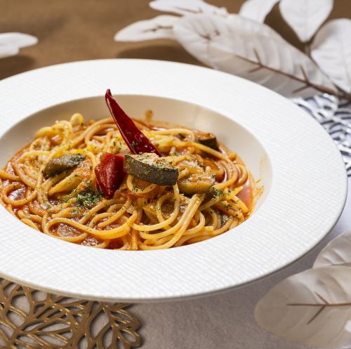 【期間限定メニュー】塩麹仕立てカポナータのトマトスープパスタ