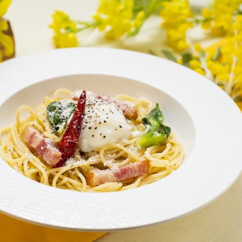 【期間限定メニュー】とろ玉仕立ての春風オルトナーラ