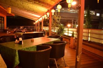 2名様からお使いいただけます!東急田園都市線藤が丘駅から徒歩1分!駅近の場所にある、とてもお洒落で綺麗なお店です♪夏にぴったりなテラス席は人気のため早めのご予約をお願いいたします☆テラス席はペット同伴OKです♪