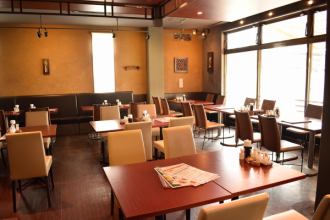 貸切のご利用も承ります。40名様程度で楽器も使えます。