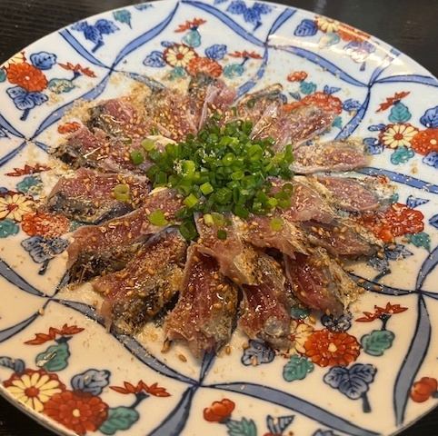鹿児島県枕崎直送の「カツオ腹皮の和風カルパッチョ」