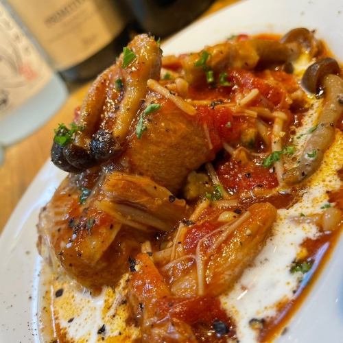 Three pieces of meat and seasonal mushroom arrabbiata