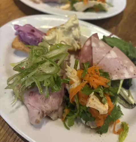 県産の食材を使用した創作洋食