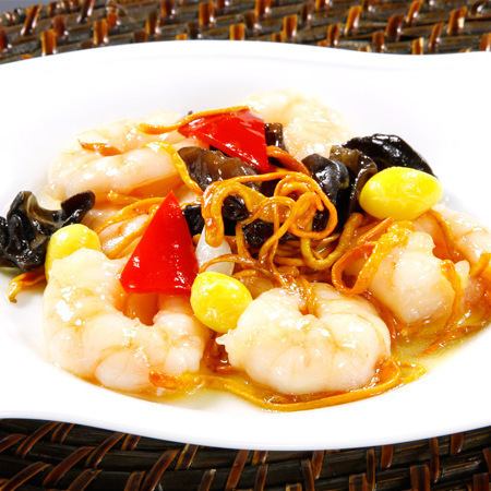 Fried shrimp and vegetables with cordyceps