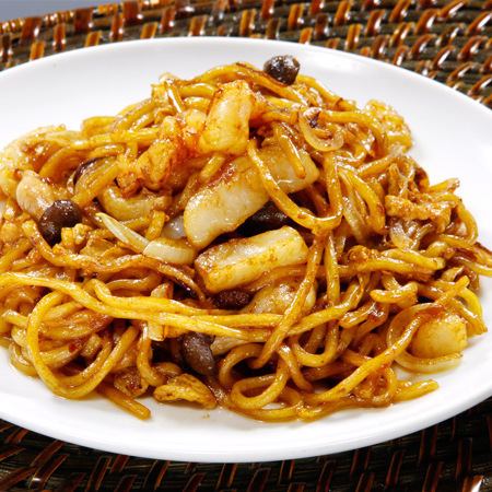 Seafood black fried noodles