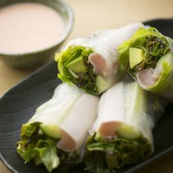 鶏ささみアボカド生春巻き