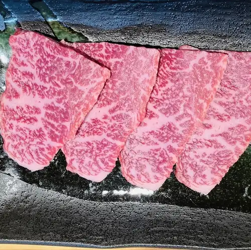 A5和牛しゃぶしゃぶ食べ放題コース全85品/90分7500円(税込)/120分8000円(税込)