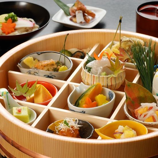 Limited 30 meals! Colorful gozen... 12 kinds of colorful dishes in a big barrel feel the season