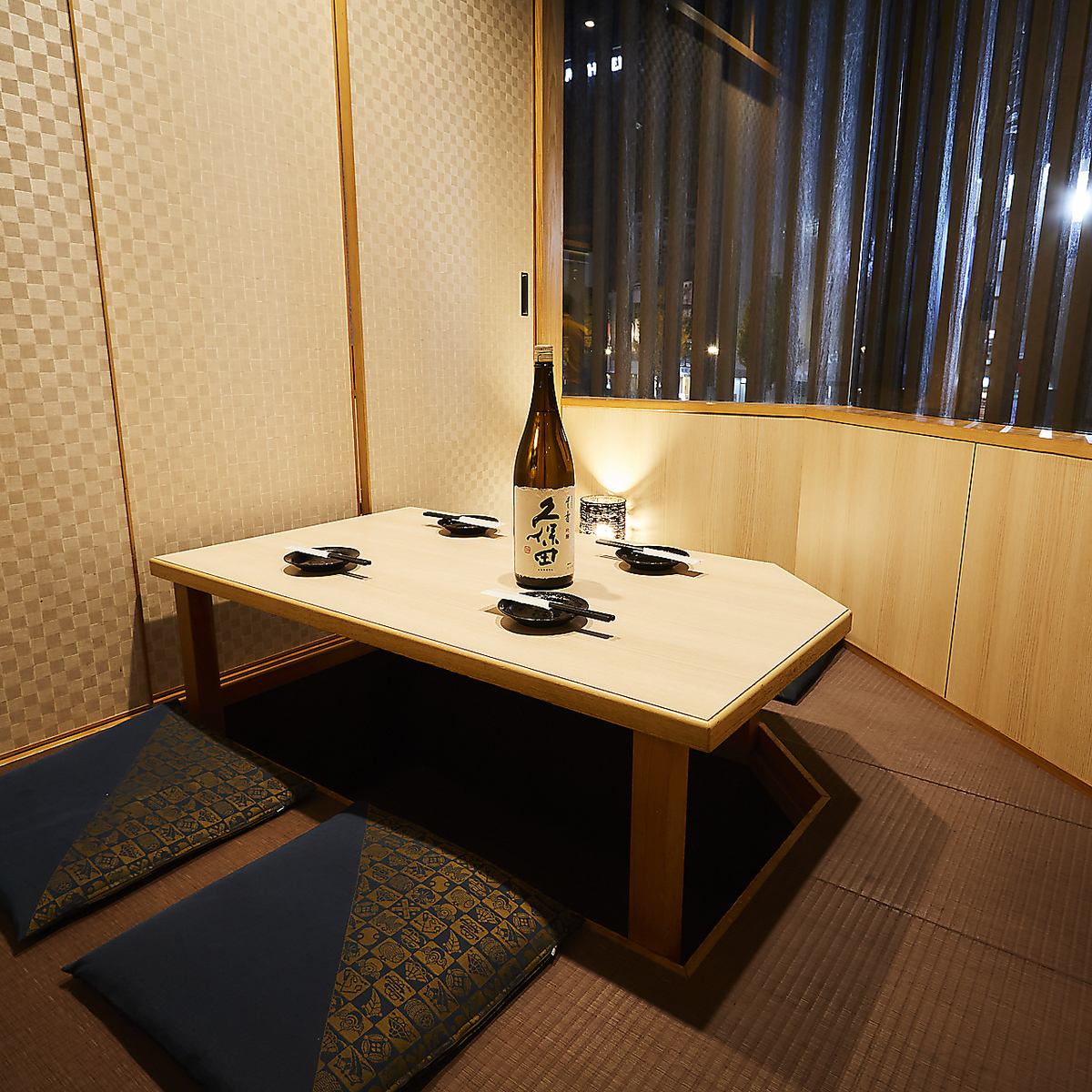 Conveniently located right next to Toyama Station! We will guide you to the best seat according to the number of people and purpose