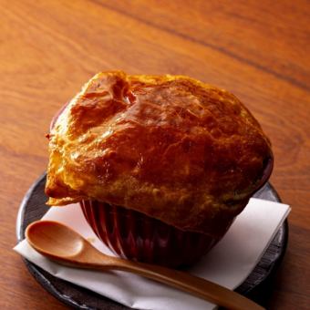 牛タンホロホロ煮込み　サクサクパイ包み