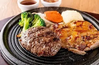 炭烤橢圓形漢堡牛排（125克）和炭烤國產雞排（100克）