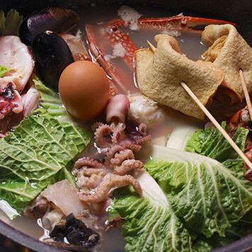 贅沢な味わい！日本唯一の本場韓国式「海天鍋」を満喫