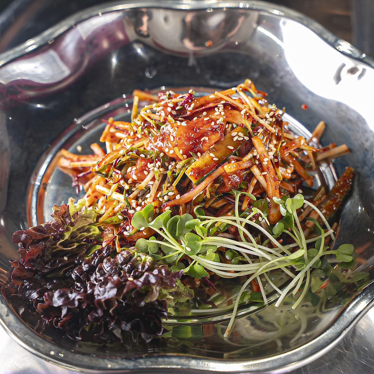 ピリ辛がくせになる特製韓国料理を各種ご用意しています！