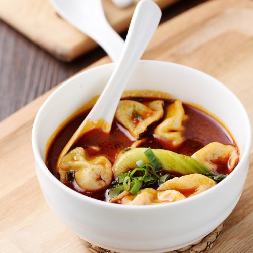 紅油抄手/鶏湯抄手