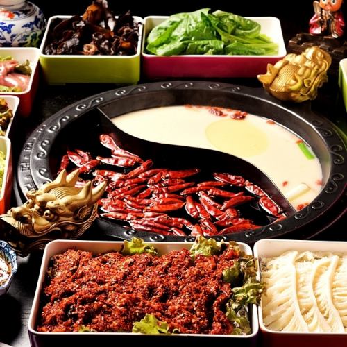 こだわりのスープはトマトやきのこベースも！