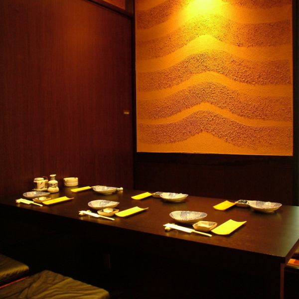8 private rooms.All seats are digging kotatsu.We can guide from 2 people.