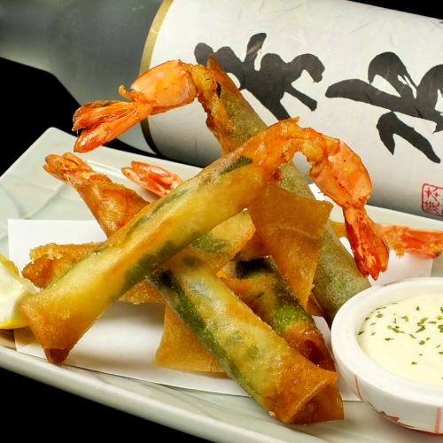 Shrimp green perilla spring rolls