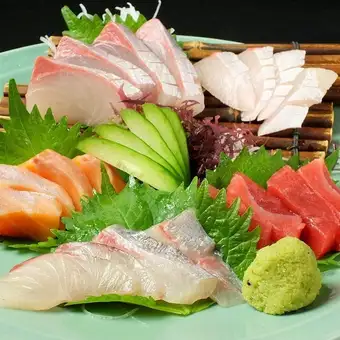 《120分飲み放題付》旬の上刺身盛りと黒毛和牛を味わう【贅沢コース】全11品／7,000円