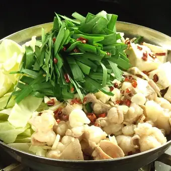 《120分飲み放題付》博多名物を堪能！国産牛もつ鍋と鮮魚楽しむ【もつ鍋コース】全8品／5,500円