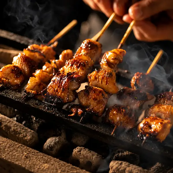 ■炭火で一気に焼き上げる香ばしい焼き鳥も食べ放題!ジューシーな肉汁と絶妙な焼き加減がたまらない逸品!